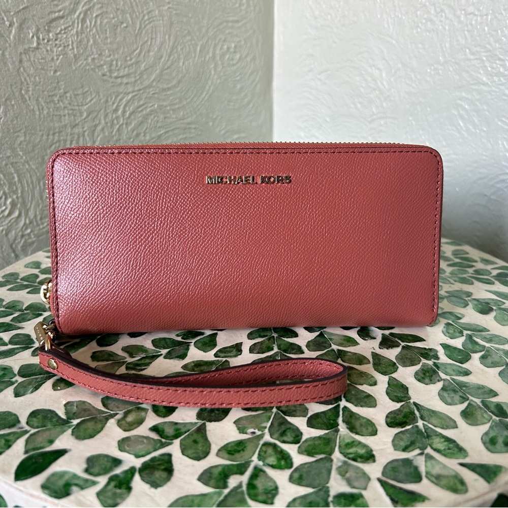 Michael Kors Leather Continental Wristlet